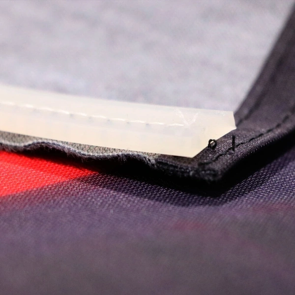 Display / Stretch Polyester - Silicone Edge Detail